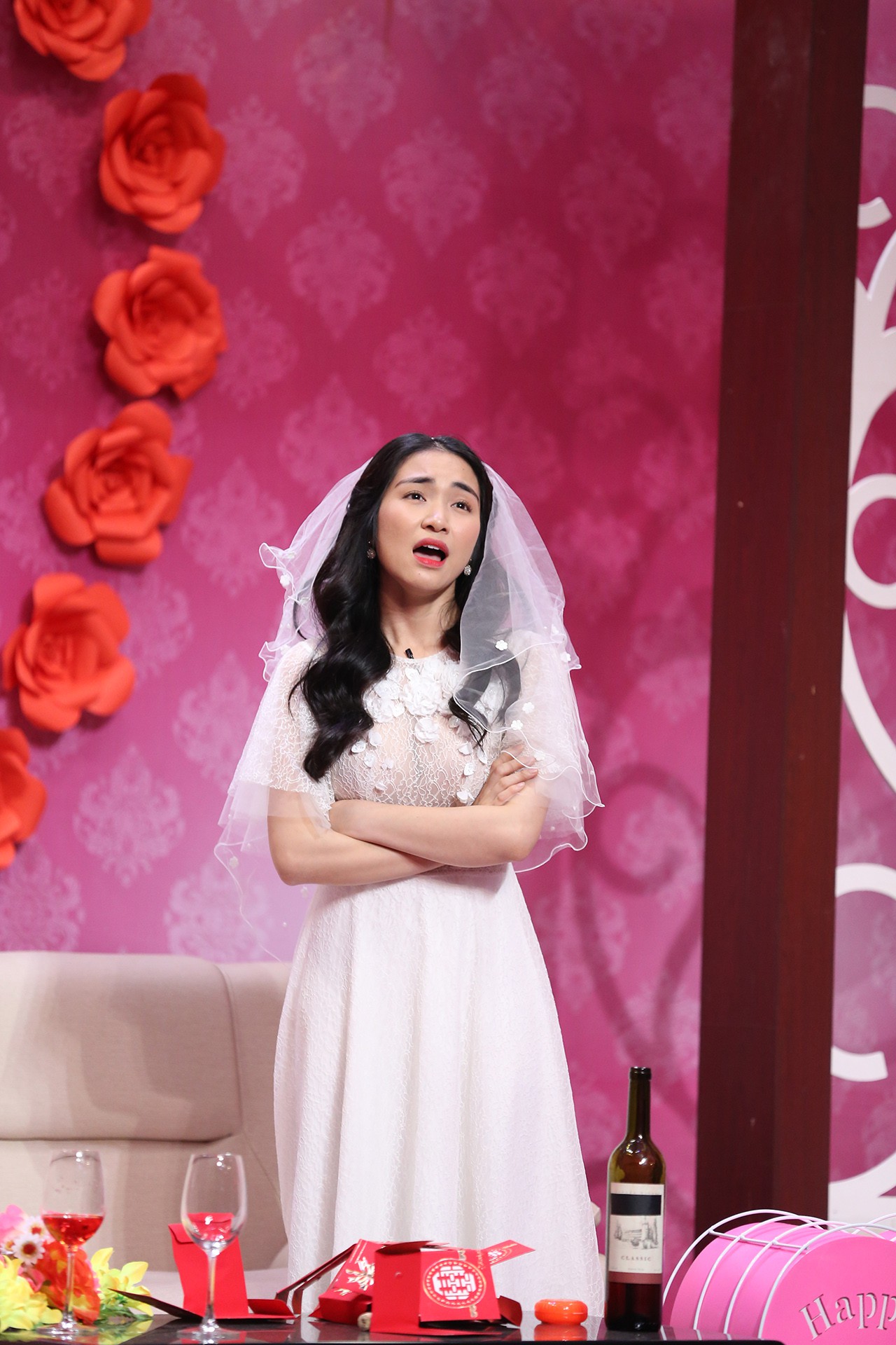 Ơn giời: Hòa Minzy ăn tát và lầy lội nói chuyện yêu đương Ơn giời: Hòa Minzy ăn tát và lầy lội nói chuyện yêu đương